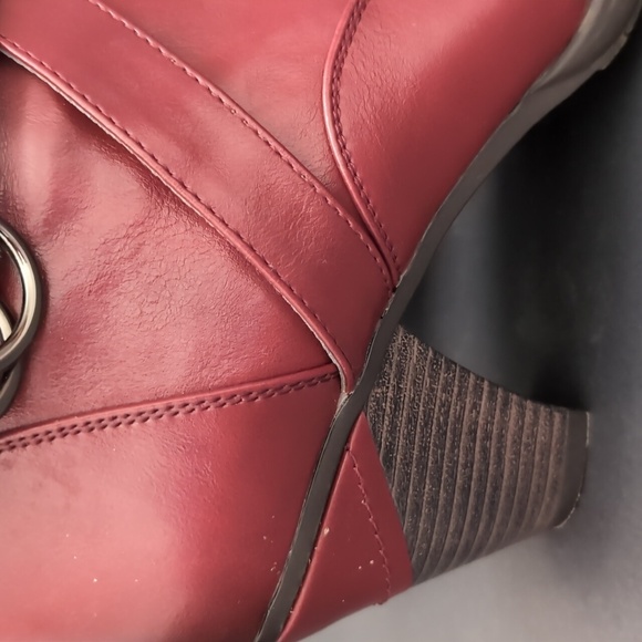 Vangelo Donna Red Heeled Faux Fur Lined Side Zippered Ankle Boots,Size 40. - Picture 8 of 15